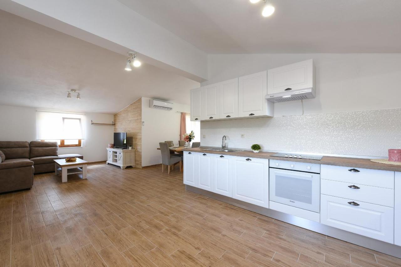 Apartman Magas With Private Pool Vinjerac Exteriér fotografie