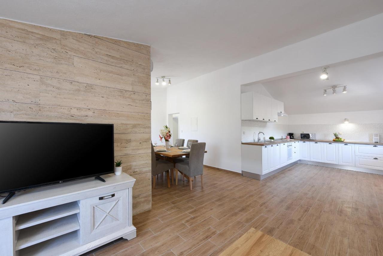 Apartman Magas With Private Pool Vinjerac Exteriér fotografie