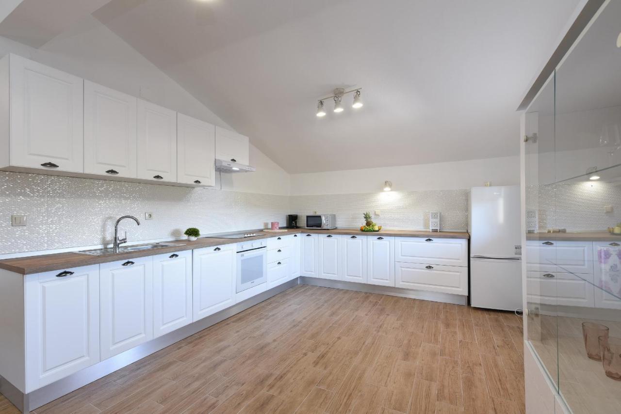 Apartman Magas With Private Pool Vinjerac Exteriér fotografie